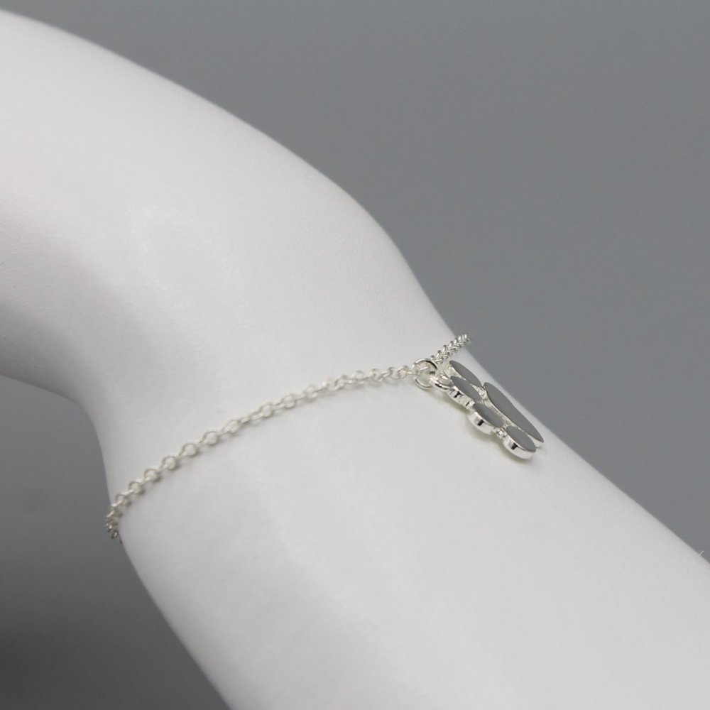 Silver tone dog cat paw animal dainty bracelet - Picture 5 of 6